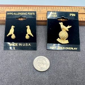Vintage new old stock golf birdie pierced earrings & lapel pin matching set